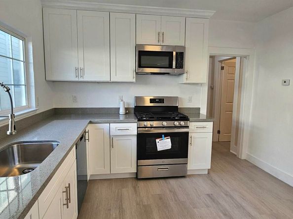2076 Harrington Ave, Oakland CA 94601