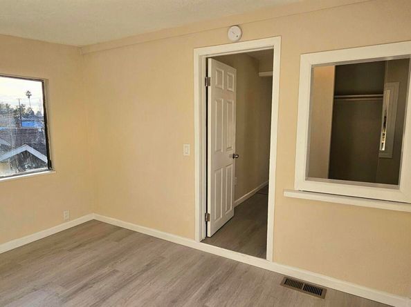 2076 Harrington Ave, Oakland CA 94601