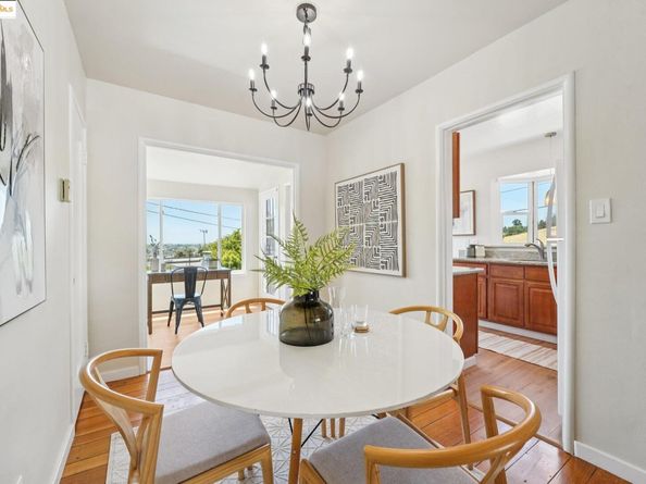 10601 Sheldon St, Oakland CA 94605