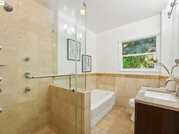 10601 Sheldon St, Oakland CA 94605