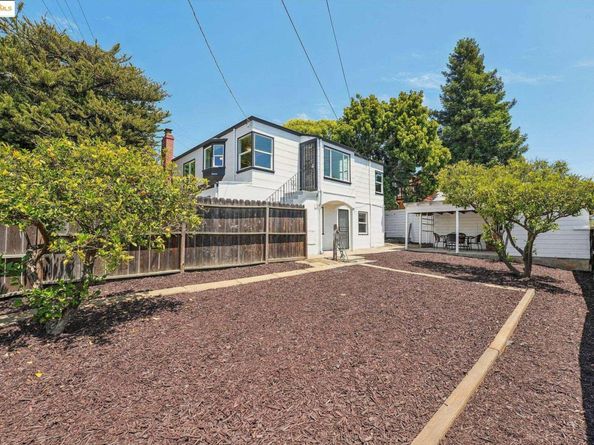 10601 Sheldon St, Oakland CA 94605