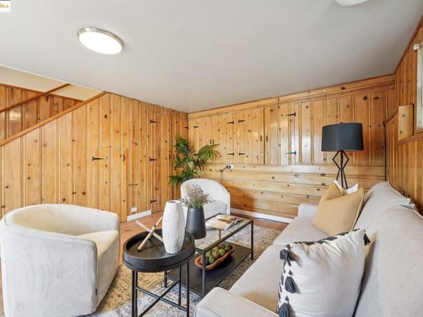 10601 Sheldon St, Oakland CA 94605