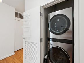 428 Alice St. 817, Oakland CA 94607