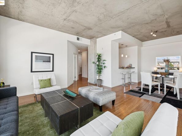 428 Alice St. 817, Oakland CA 94607