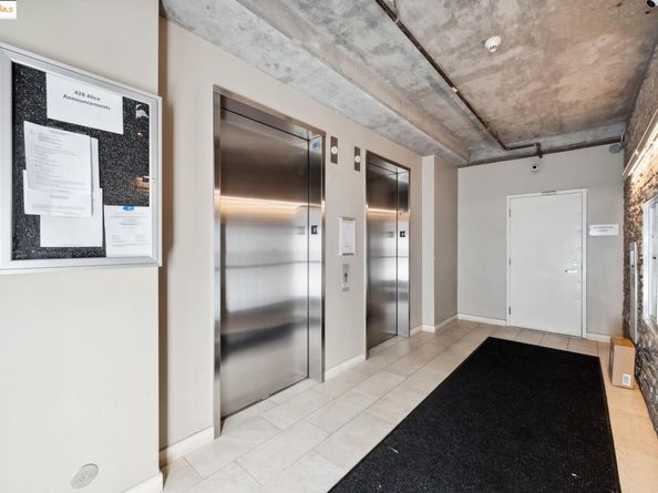 428 Alice St. 817, Oakland CA 94607