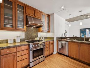 428 Alice St. 817, Oakland CA 94607