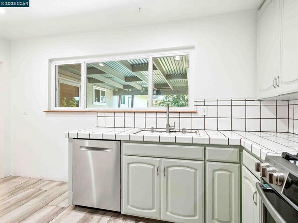 31139 Chicoine Ave, Hayward CA 94544