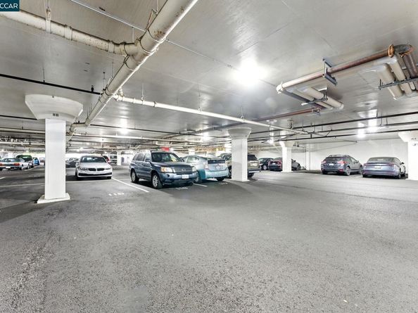 9 Commodore Dr A208, Emeryville CA 94608