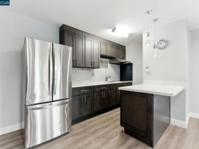 9 Commodore Dr A208, Emeryville CA 94608