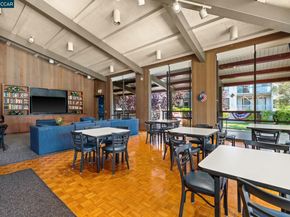 9 Commodore Dr A208, Emeryville CA 94608