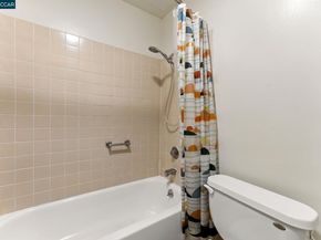 9 Commodore Dr A208, Emeryville CA 94608