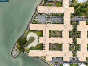 9 Commodore Dr A208, Emeryville CA 94608