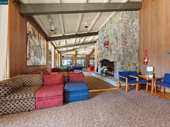 9 Commodore Dr A208, Emeryville CA 94608