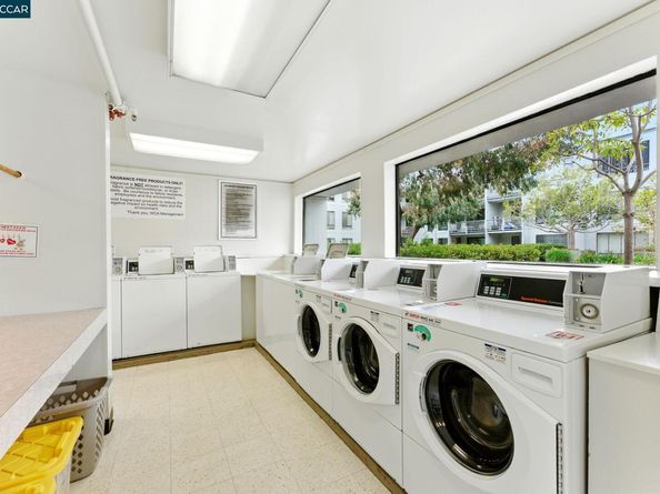 9 Commodore Dr A208, Emeryville CA 94608
