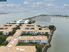 9 Commodore Dr A208, Emeryville CA 94608