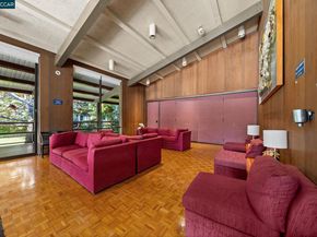 9 Commodore Dr A208, Emeryville CA 94608