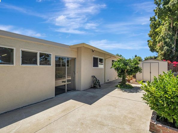 570 Erica Pl, Hayward CA 94544