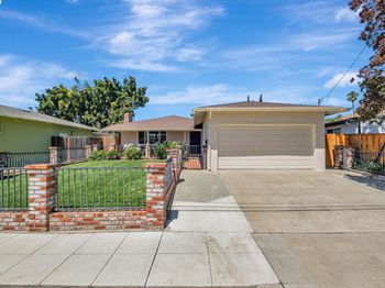 570 Erica Pl