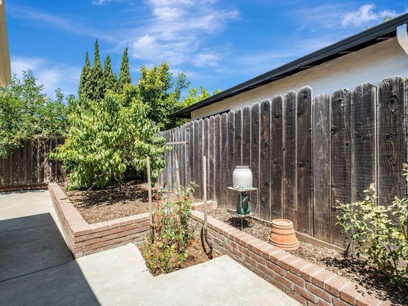570 Erica Pl, Hayward CA 94544