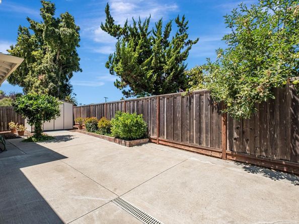 570 Erica Pl, Hayward CA 94544