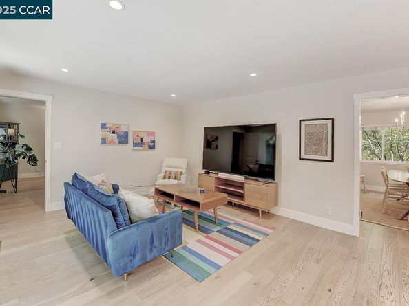 235 Appalachian Dr, Martinez CA 94553