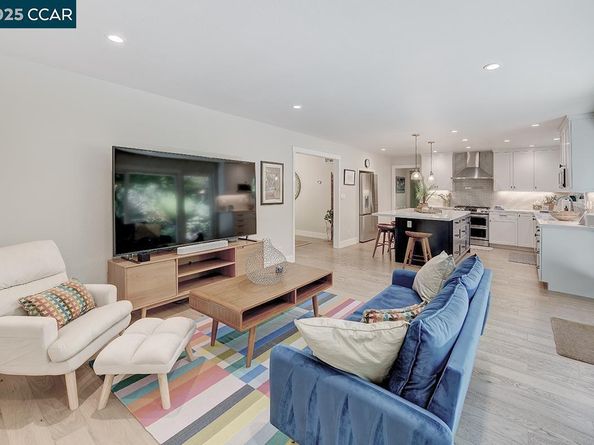 235 Appalachian Dr, Martinez CA 94553