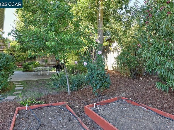 235 Appalachian Dr, Martinez CA 94553