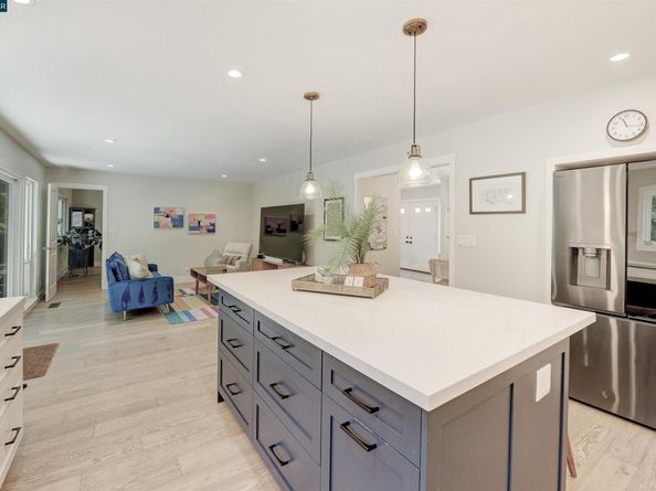 235 Appalachian Dr, Martinez CA 94553