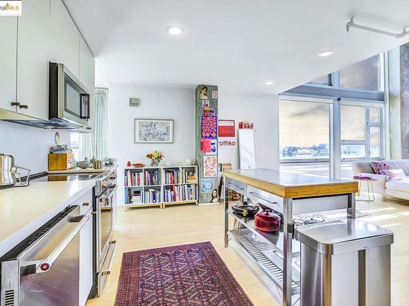 311 Oak St 523, Oakland CA 94607