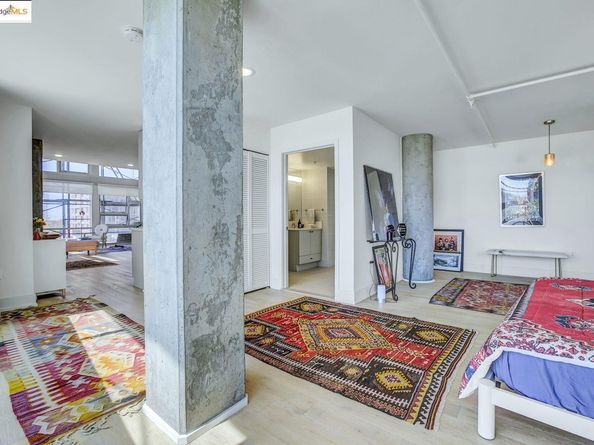 311 Oak St 523, Oakland CA 94607