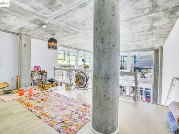 311 Oak St 523, Oakland CA 94607