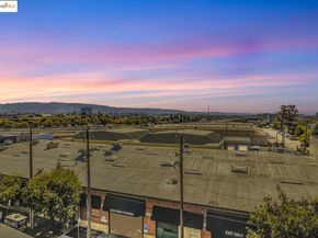 311 Oak St 523, Oakland CA 94607