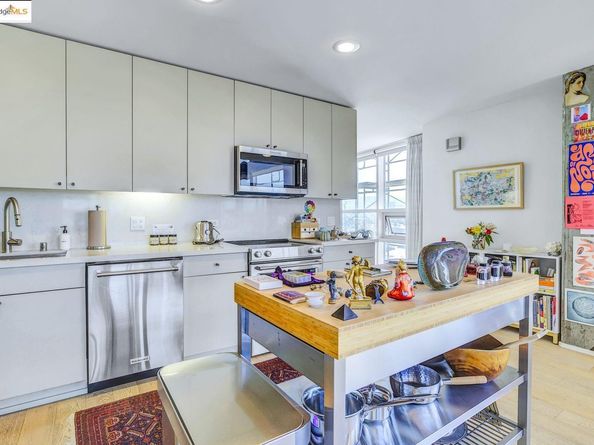 311 Oak St 523, Oakland CA 94607