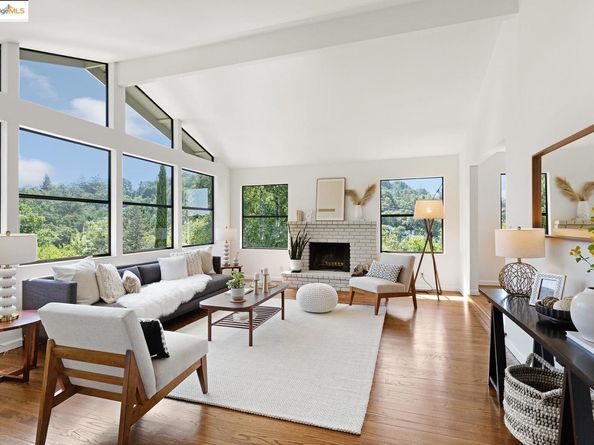 151 La Espiral, Orinda CA 94563