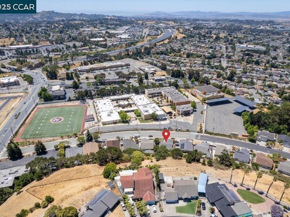 1566 Mann Dr, Pinole CA 94564