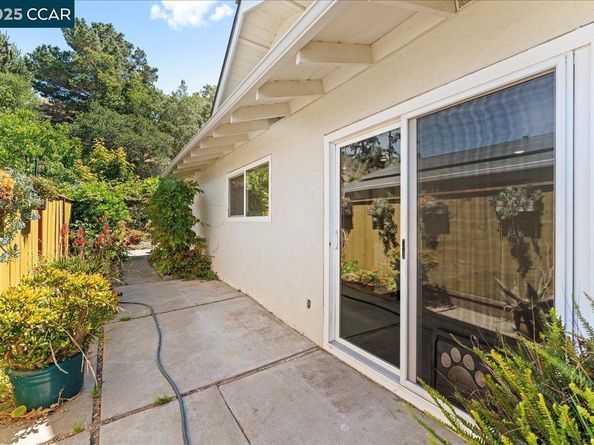 1566 Mann Dr, Pinole CA 94564