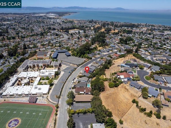 1566 Mann Dr, Pinole CA 94564