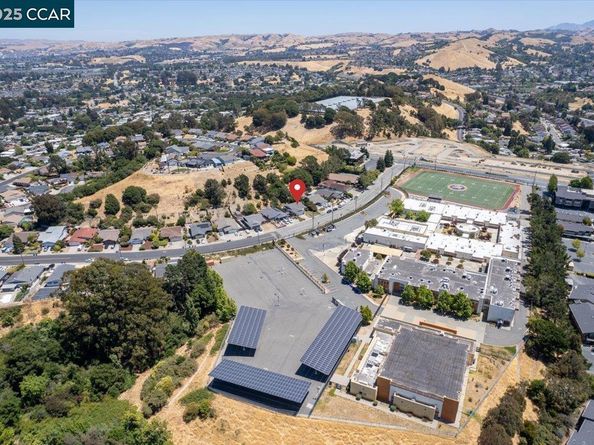 1566 Mann Dr, Pinole CA 94564