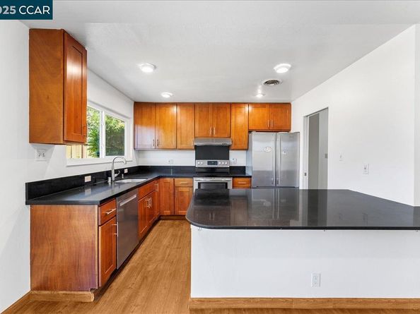1566 Mann Dr, Pinole CA 94564