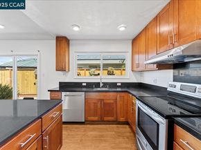 1566 Mann Dr, Pinole CA 94564