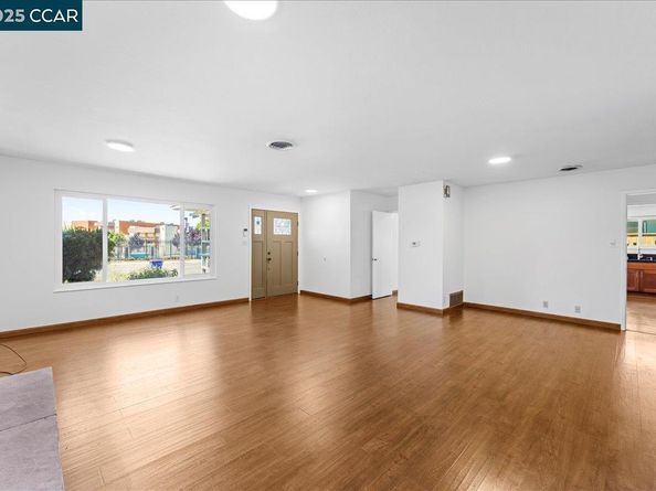 1566 Mann Dr, Pinole CA 94564