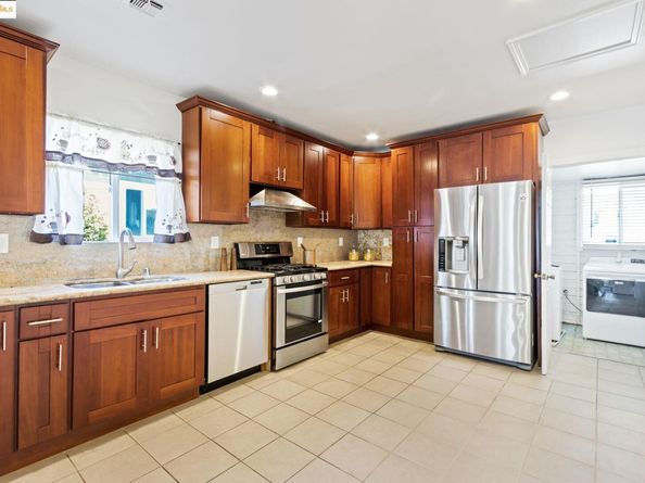 1700 64Th Ave, Oakland CA 94621