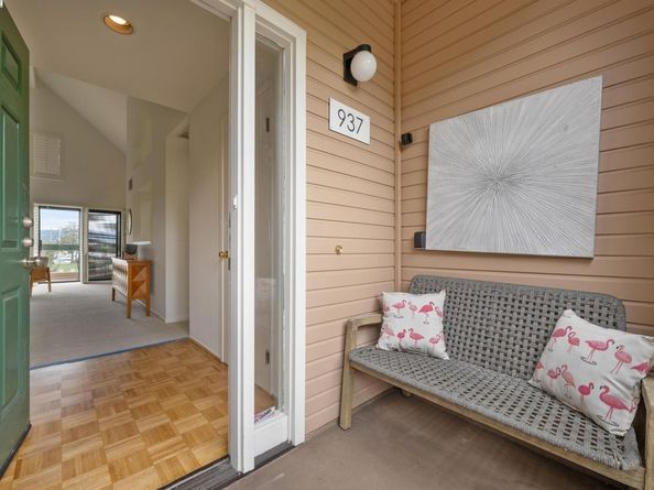 937 Independence Dr, Alameda CA 94501