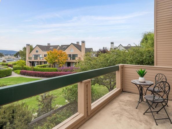 937 Independence Dr, Alameda CA 94501