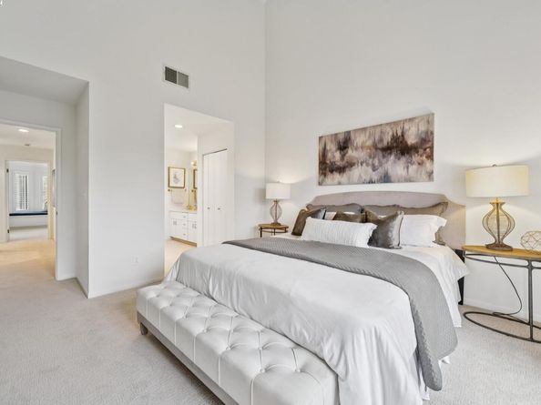 937 Independence Dr, Alameda CA 94501