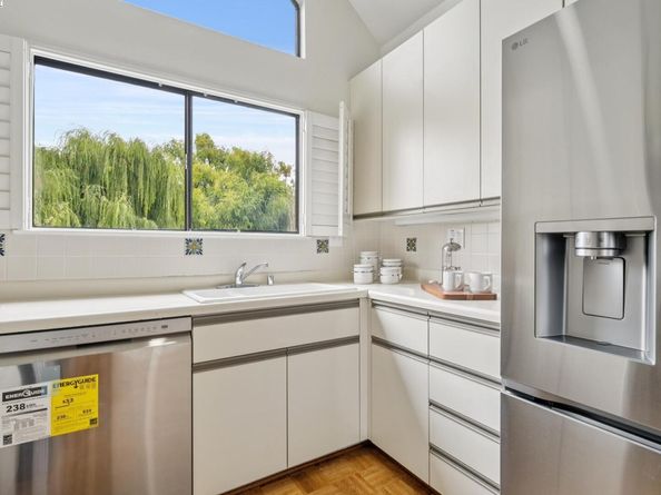 937 Independence Dr, Alameda CA 94501