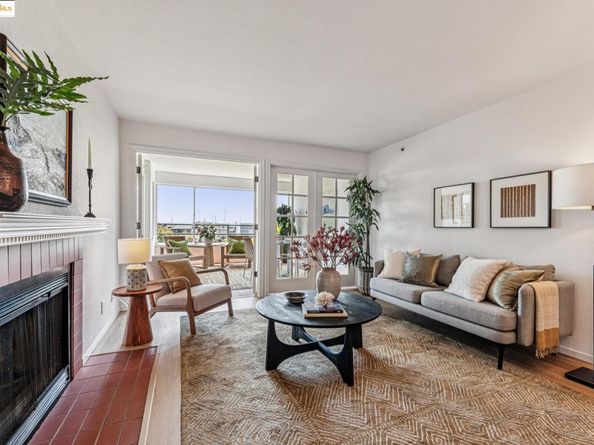 1300 Quarry Ct 115, Richmond CA 94801