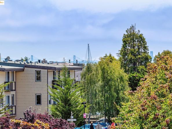 1300 Quarry Ct 115, Richmond CA 94801