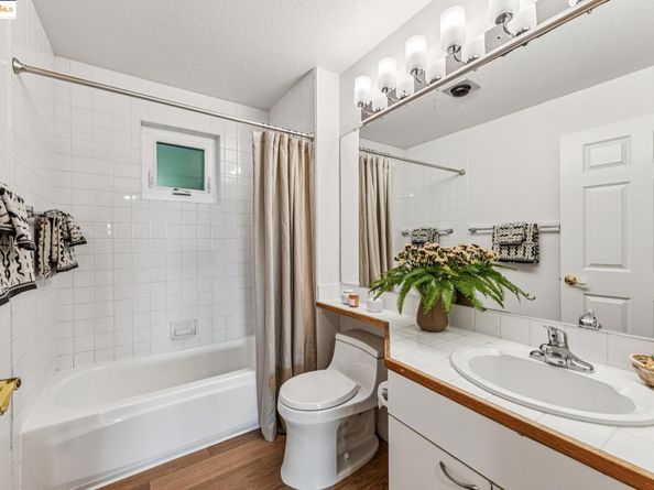 1300 Quarry Ct 115, Richmond CA 94801