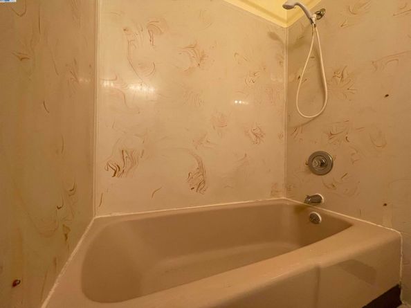 965 Shorepoint Ct #200, Alameda CA 94501
